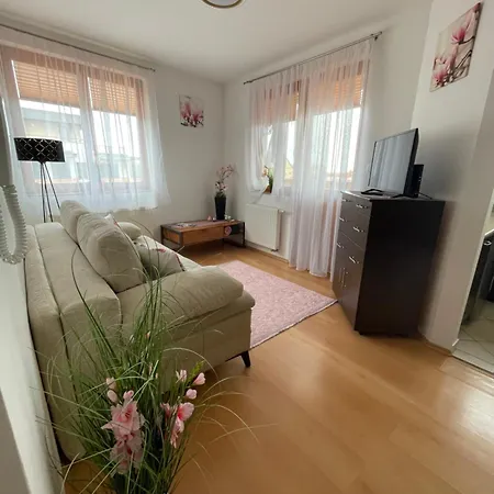 Magnolia Apartmam * Hegykő