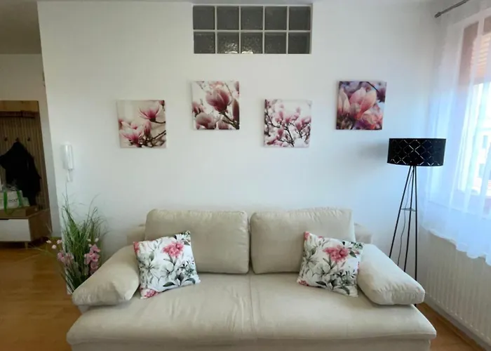 Magnolia Apartmam דירה Hegykő